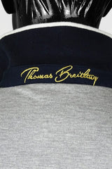 Basic egyszínű galléros 3 gombos hosszú ujjú póló aranyszínű hímzéssel - szürke