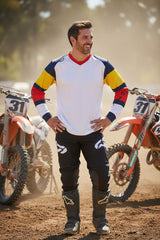 V-nyakú hosszú ujjú férfi technikai sport póló - fehér